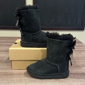 UGG bailey bow II toddlers 8 BL